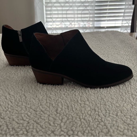 LUCKY BRAND Black Suede Ankle Boots. Size 9 1/2 Worn Once. No Box Excellent Cond - Picture 2 of 13